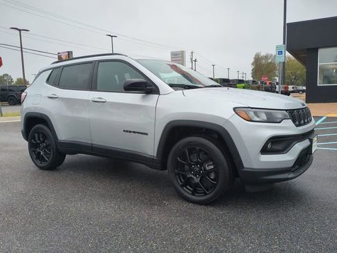 New 2026 Jeep Compass Latitude image 2