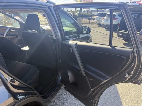 Used 2018 Toyota RAV4 XLE FWD image 19