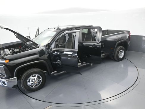 Used 2024 Chevrolet Silverado 3500 LT image 69