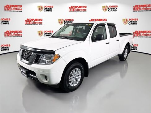Used 2020 Nissan Frontier SV image 12