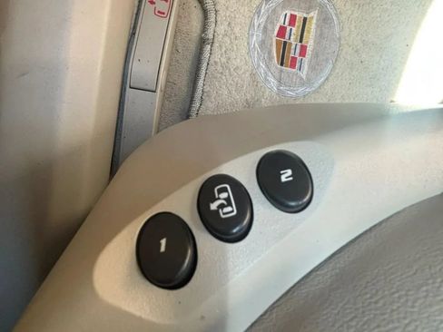 Used 2005 Cadillac XLR RWD image 28