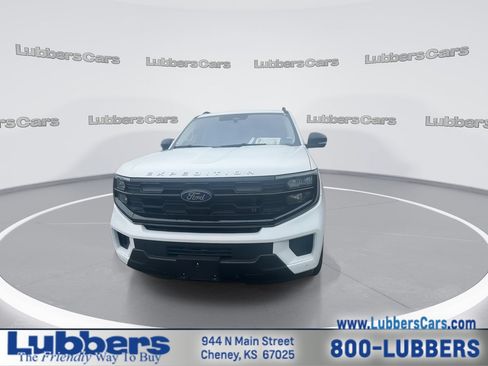 Used 2025 Ford Expedition Max Active RWD image 3