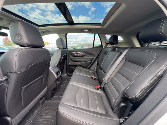 Used 2024 GMC Terrain Denali w/ Denali Premium Package AWD/4WD image 18
