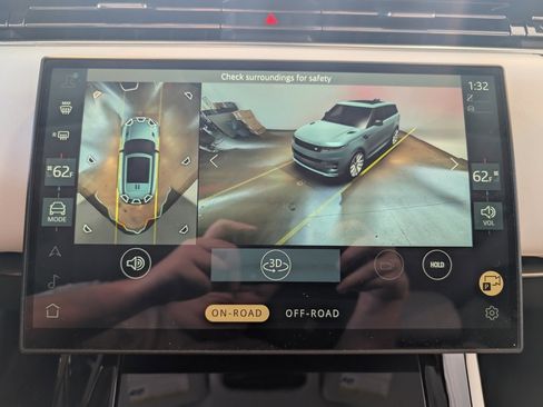 Used 2024 Land Rover Range Rover Sport SE image 22