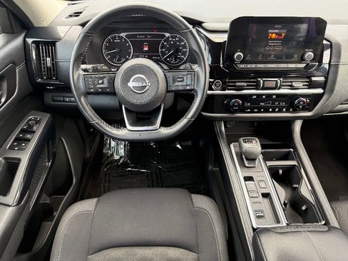 Used 2023 Nissan Pathfinder SV image 21
