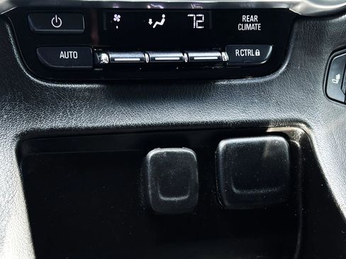 Used 2019 Chevrolet Suburban LT image 30