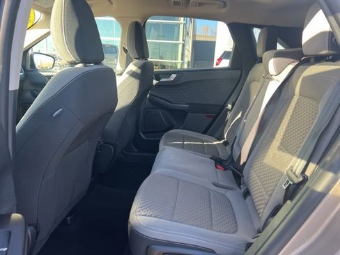 Used 2020 Ford Escape SE image 16