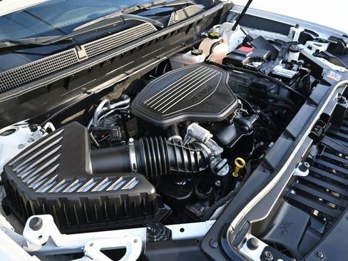 Used 2021 GMC Acadia SLT w/ Technology Package image 13