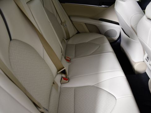 Used 2024 Toyota Camry XLE FWD image 46