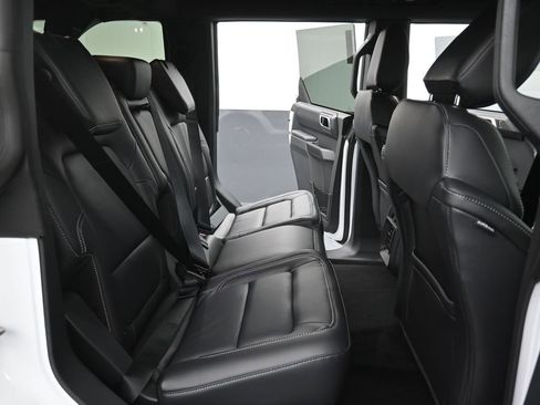 New 2025 Ford Bronco Outer Banks image 14