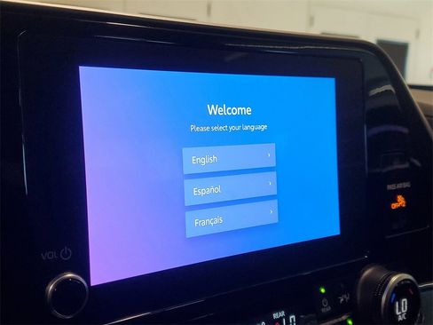 Certified 2024 Toyota Highlander LE image 29