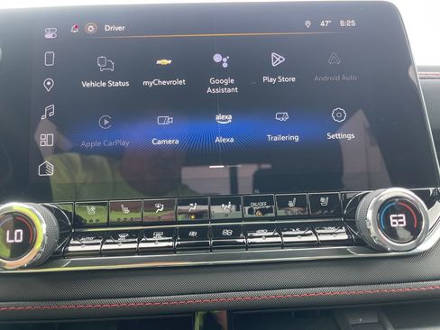 Used 2025 Chevrolet Colorado Z71 w/ Midnight Edition image 31