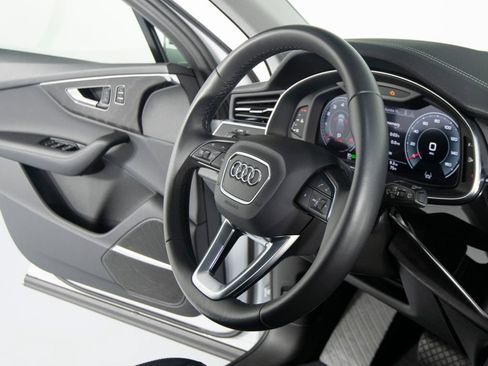 Used 2023 Audi Q7 3.0T Premium Plus AWD/4WD image 33