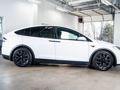 Used 2022 Tesla Model X image 5