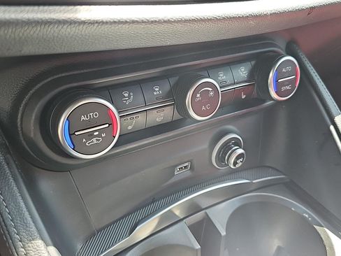 Used 2024 Alfa Romeo Stelvio Veloce AWD/4WD image 19