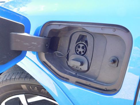 Used 2024 Chevrolet Equinox EV LT FWD image 7