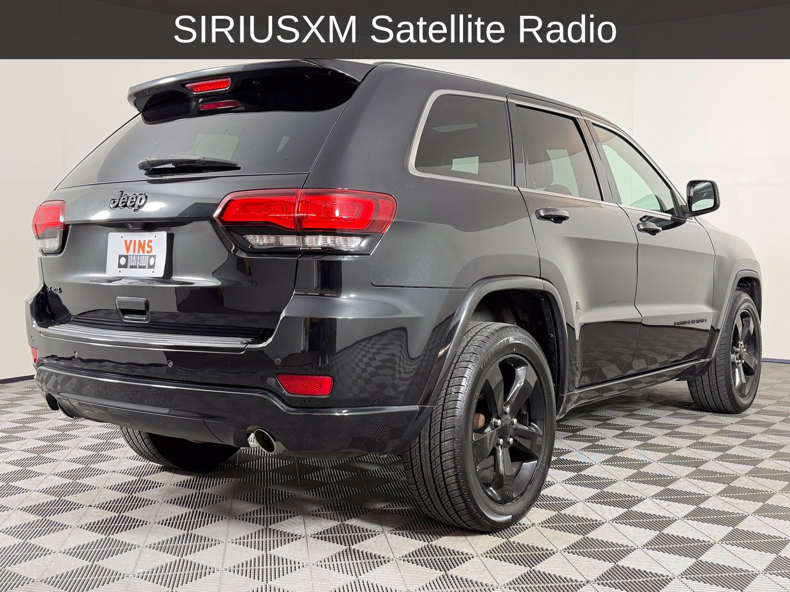 Used 2015 Jeep Grand Cherokee Altitude AWD/4WD image 8