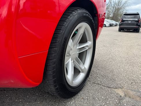 Used 2003 Chevrolet SSR RWD image 13