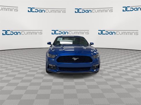 Used 2017 Ford Mustang Coupe image 3
