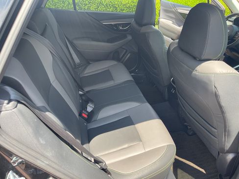 Used 2025 Subaru Outback Onyx Edition AWD/4WD image 34