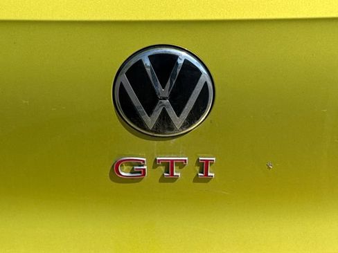 Used 2022 Volkswagen GTI Autobahn FWD image 18