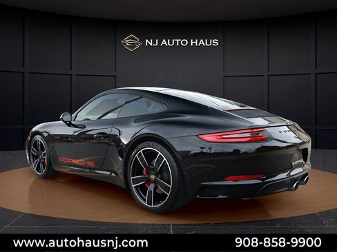 Used 2017 Porsche 911 Carrera S image 6