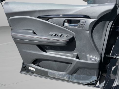 New 2026 Honda Ridgeline Black Edition image 18