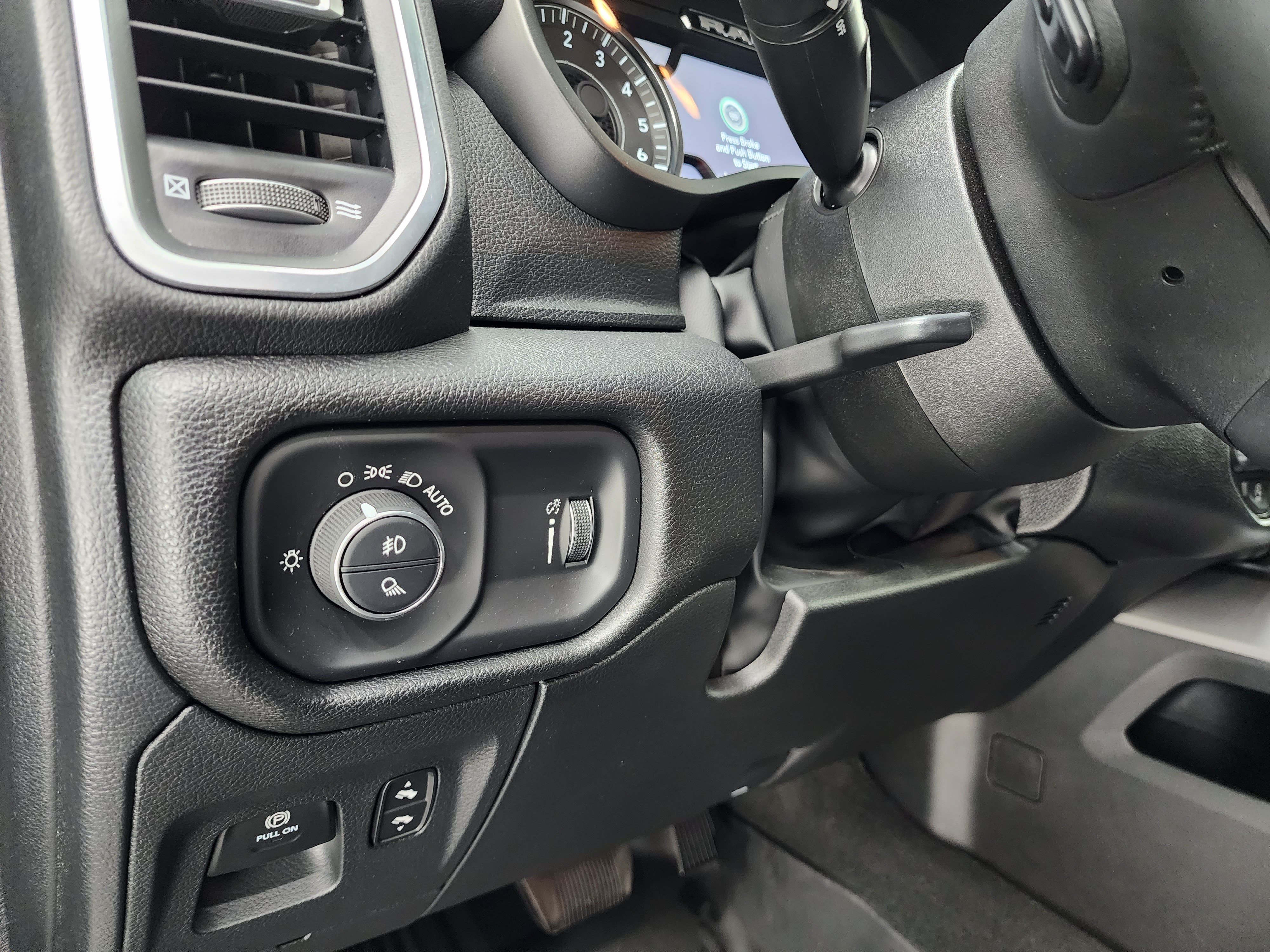 Used 2024 RAM 1500 Big Horn AWD/4WD image 43