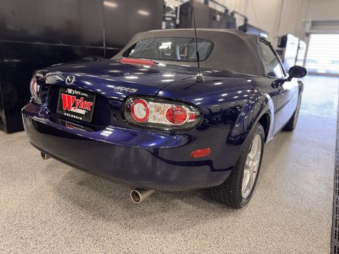 Used 2007 MAZDA MX-5 Miata Sport image 22