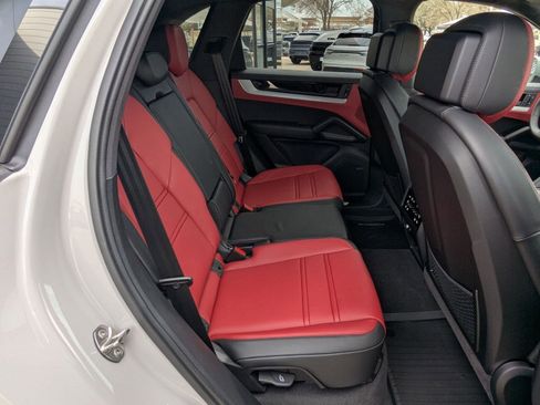 New 2026 Porsche Cayenne image 23