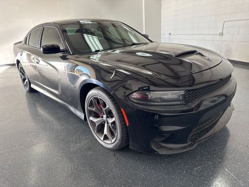 Used 2019 Dodge Charger R/T w/ Driver Confidence Group image 2