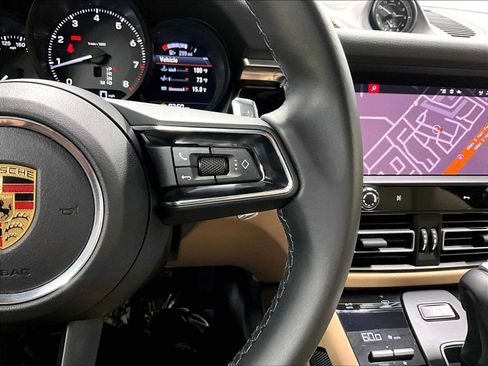 Used 2024 Porsche Macan image 23