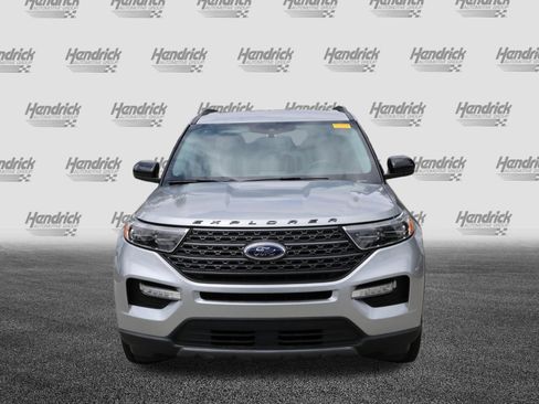 Used 2023 Ford Explorer XLT w/ Equipment Group 202A AWD/4WD image 3