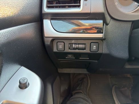 Used 2016 Subaru Crosstrek 2.0i Limited image 17