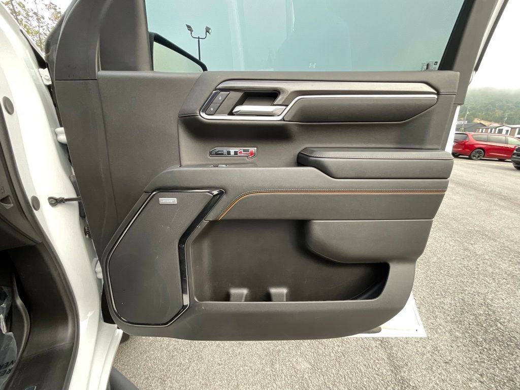 Used 2024 GMC Sierra 1500 AT4 w/ Technology Package AWD/4WD image 22