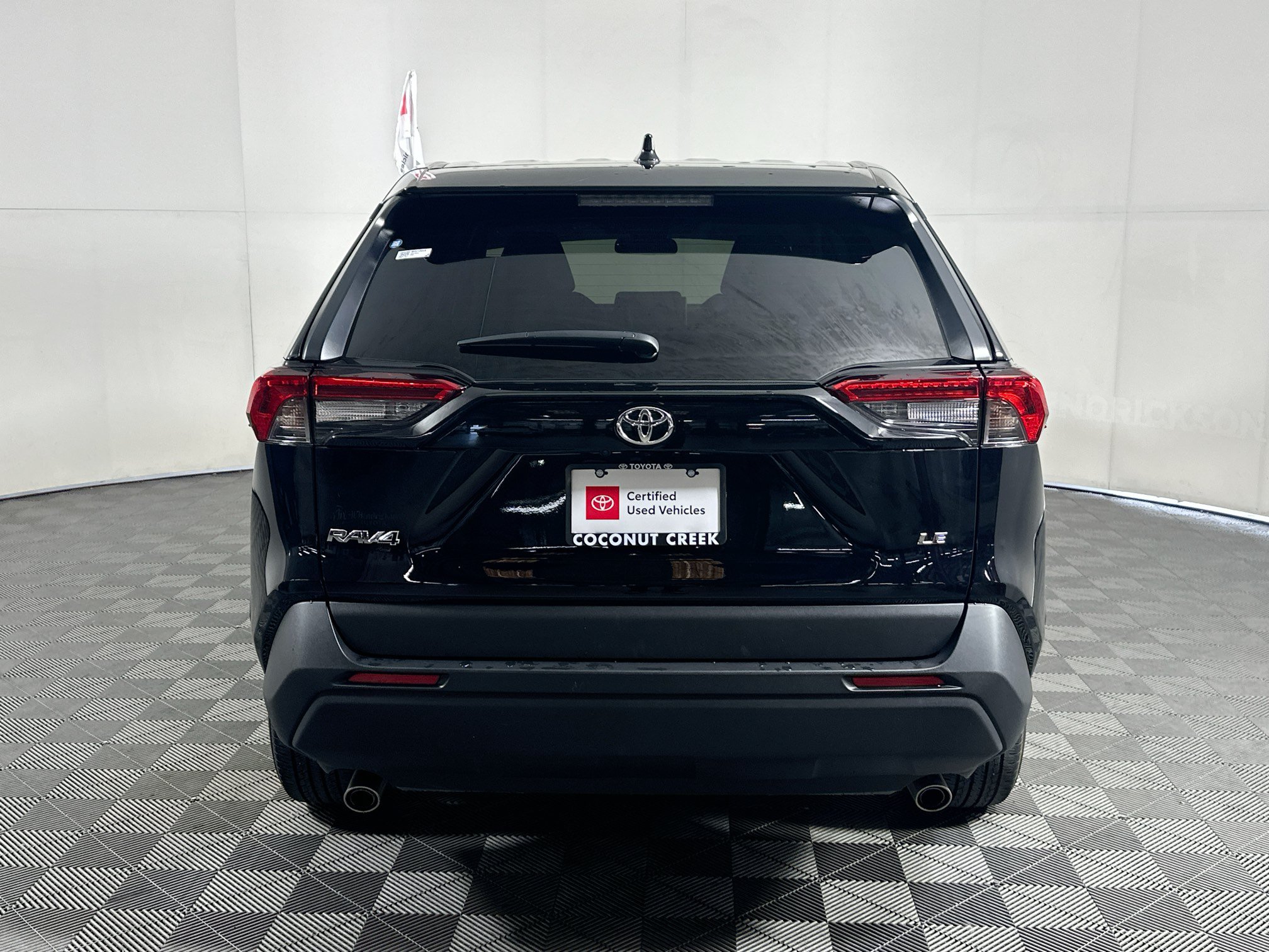 Certified 2025 Toyota RAV4 LE FWD image 4