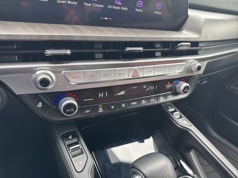 Used 2023 Kia Telluride EX w/ EX Captain's Chair Package image 21