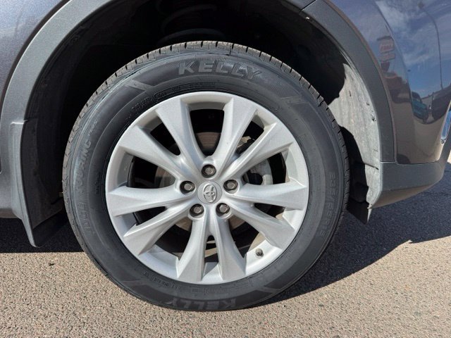 Used 2014 Toyota RAV4 Limited w/ Technology Package AWD/4WD image 38