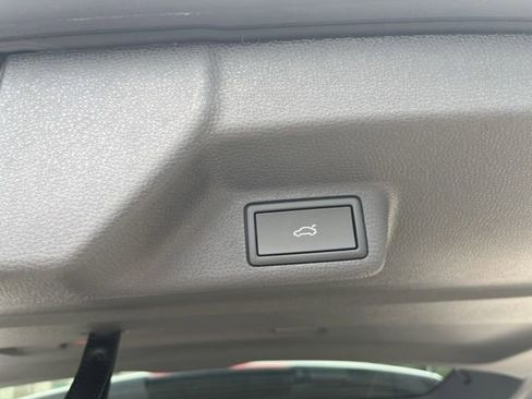 New 2025 Volkswagen ID. Buzz 1st Edition image 29