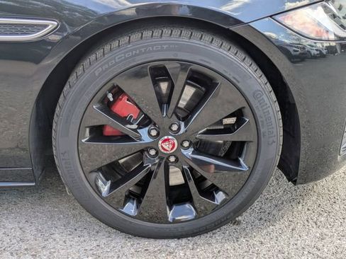 Used 2023 Jaguar XF R-Dynamic SE image 9