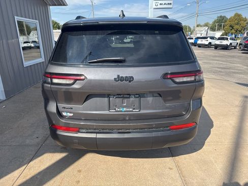 Certified 2025 Jeep Grand Cherokee L Laredo image 4