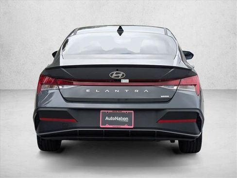 Certified 2025 Hyundai Elantra SEL FWD image 7