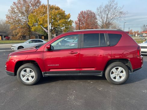 Used 2017 Jeep Compass Latitude image 14