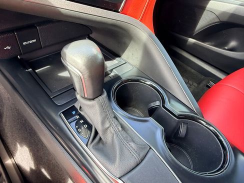 Used 2020 Toyota Camry SE image 22