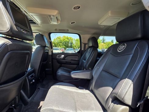 Used 2012 Cadillac Escalade ESV Platinum image 17