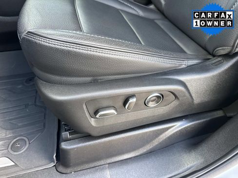 Used 2024 GMC Yukon Denali w/ Advanced Technology Package image 25