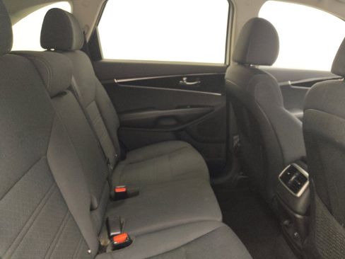 Used 2019 Kia Sorento S AWD/4WD image 19