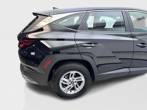 Used 2026 Hyundai Tucson SE AWD/4WD image 16