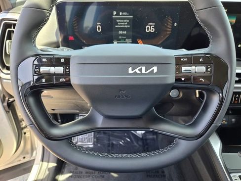 New 2026 Kia Sorento LX FWD image 16
