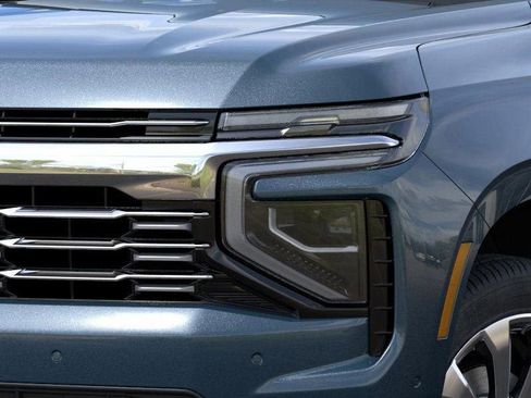 New 2025 Chevrolet Suburban Premier image 10
